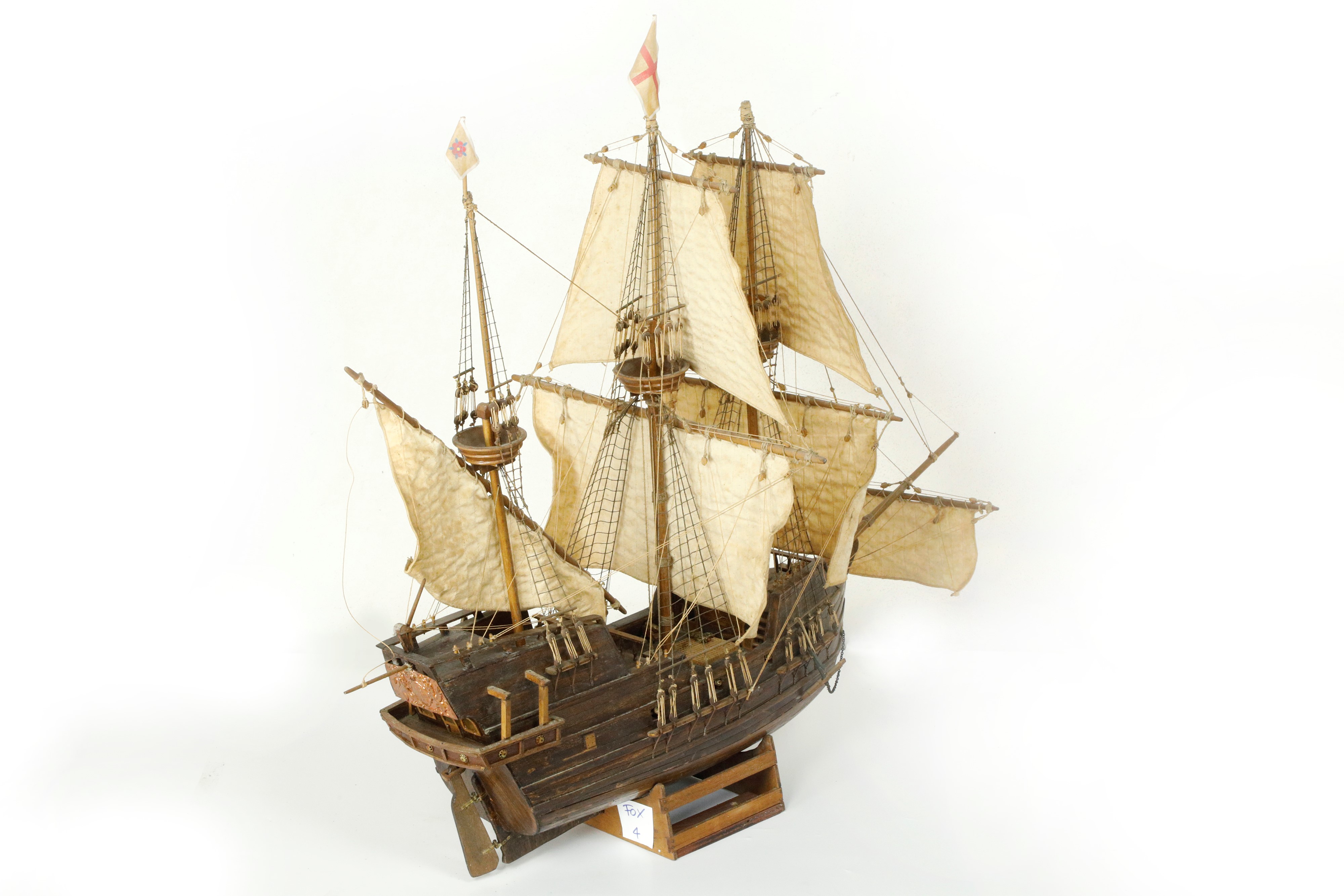 Modello di "galeone Golden Hind"