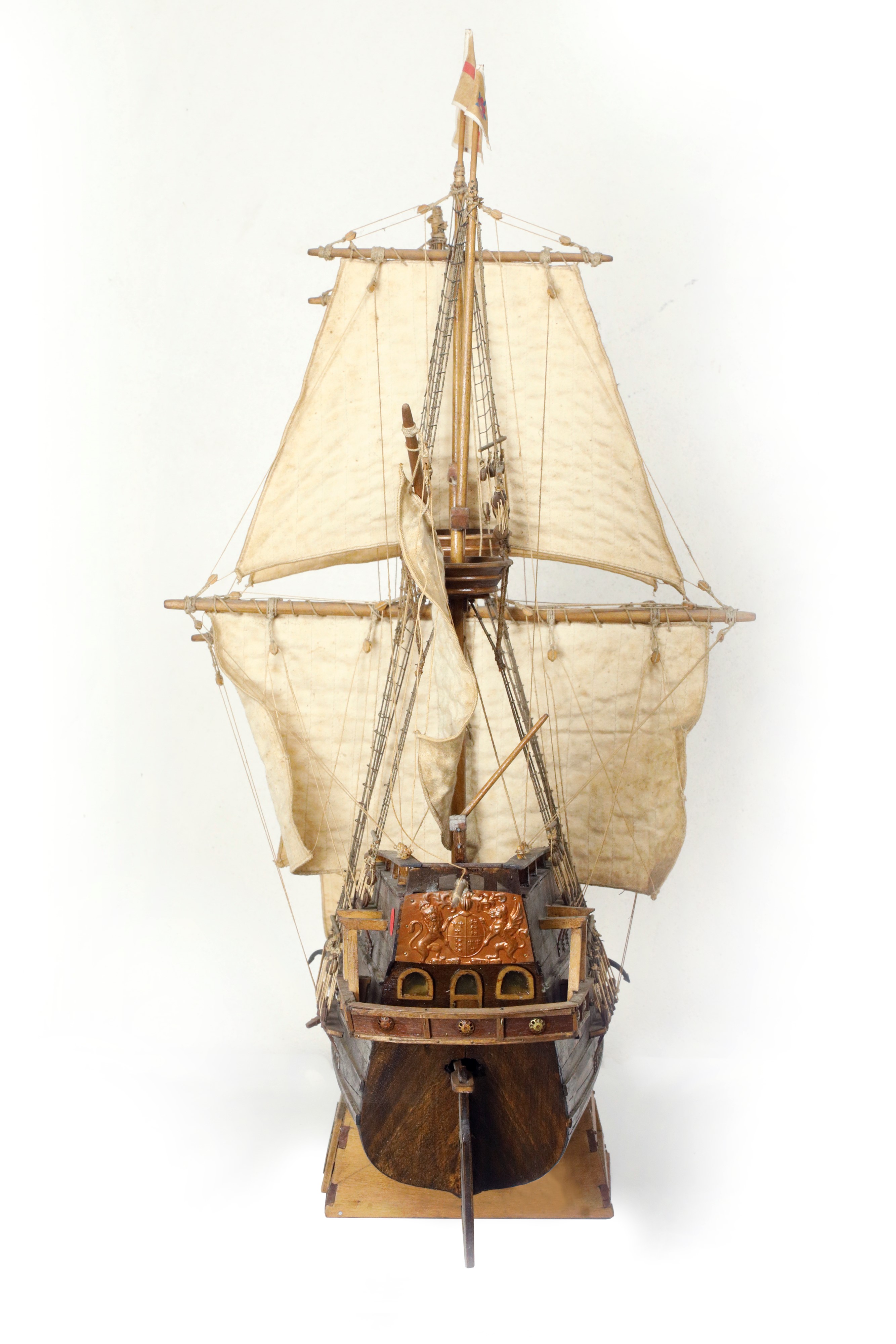 Modello di "galeone Golden Hind"