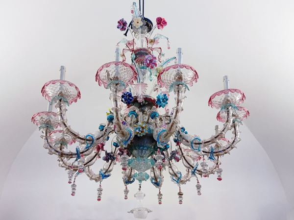Manifattura veneta del XIX / XX secolo - Grande lampadario di Murano in vetro policromo di forma circolare