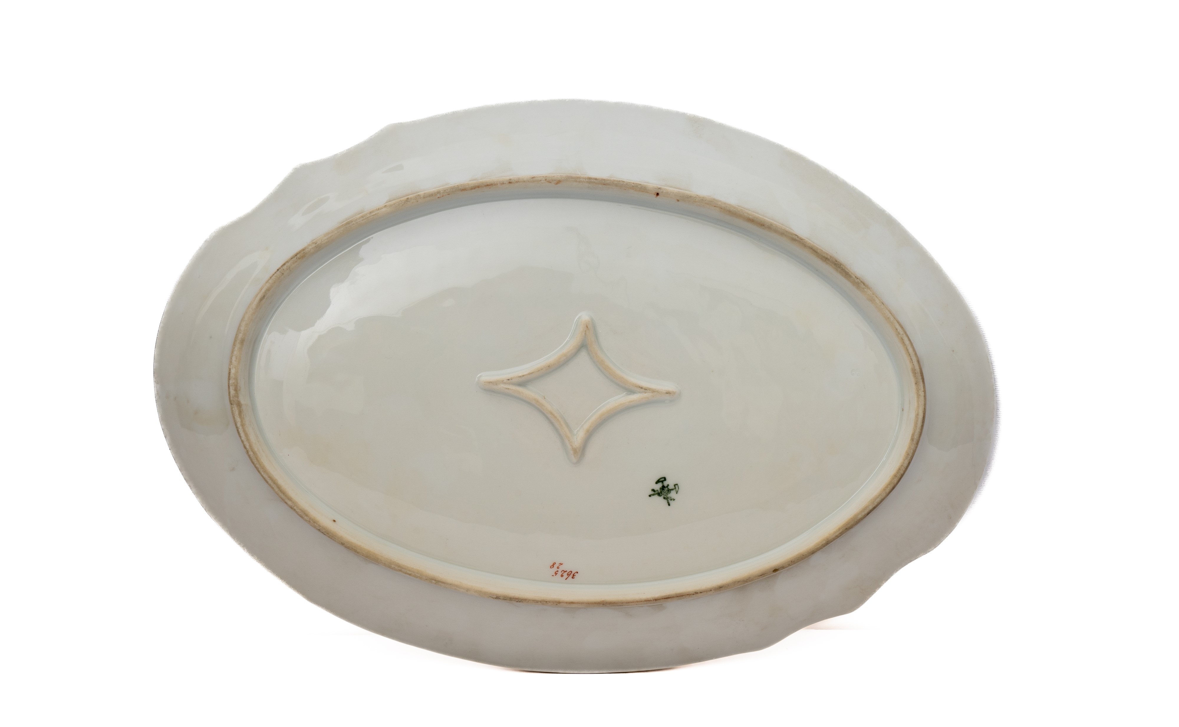 Servizio da pranzo mistilineo da sei con finitura a rilievo in oro della Pirker & Hammer