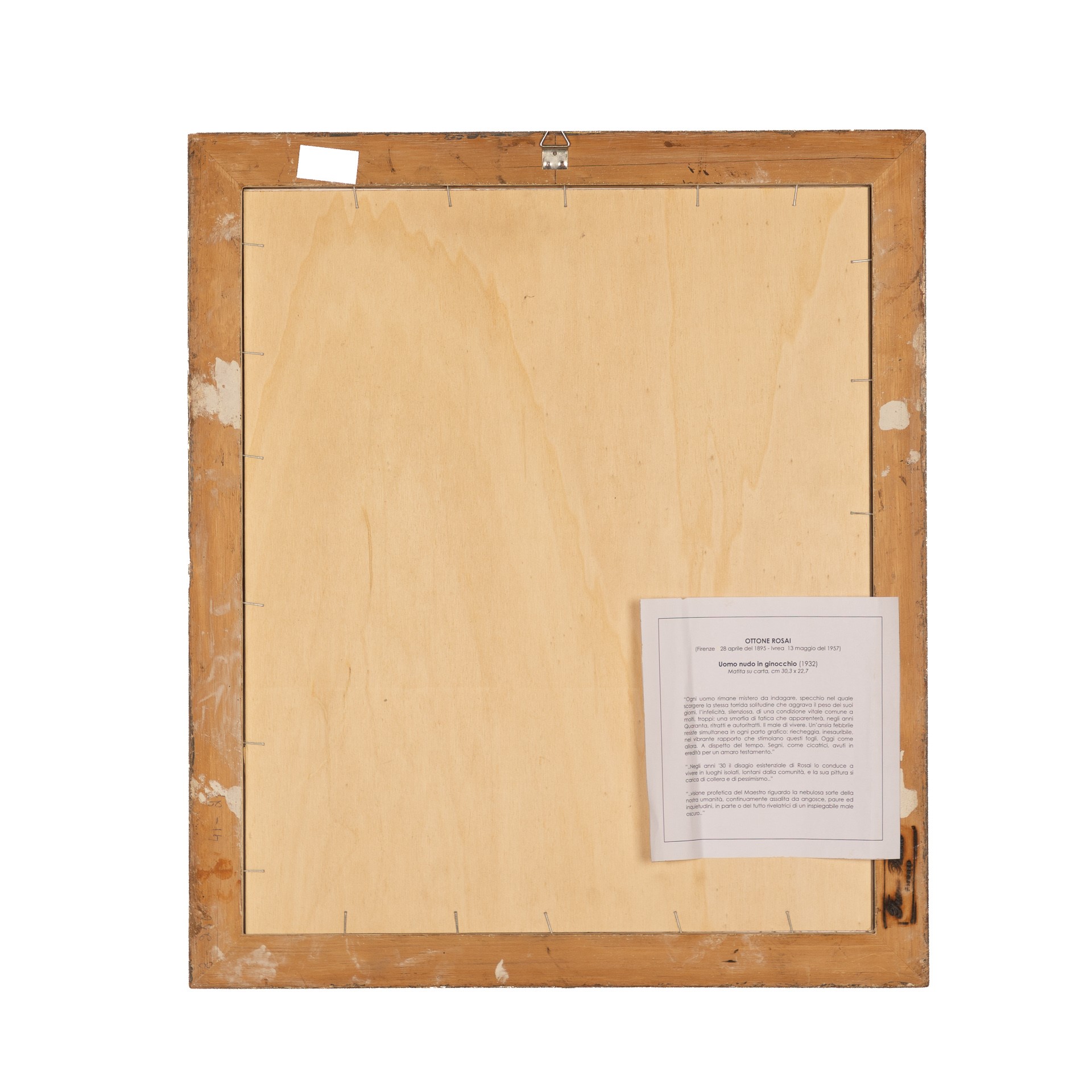 Uomo nudo in ginocchio