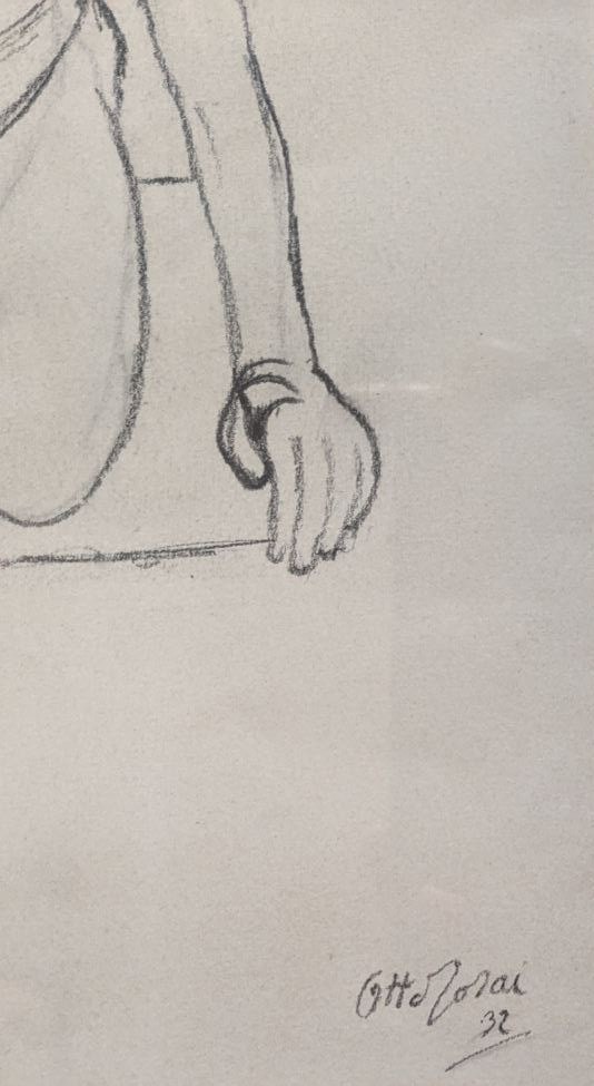 Uomo nudo in ginocchio