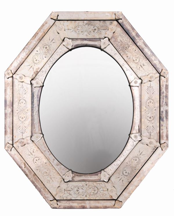 Manifattura veneta del XX secolo - Specchio di forma ottagonale