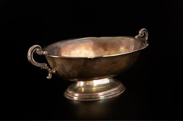 Centrotavola bansiato in argento. Argenteria Italiana del XX secolo. 20AL Argentiere Ricci & C Alessandria