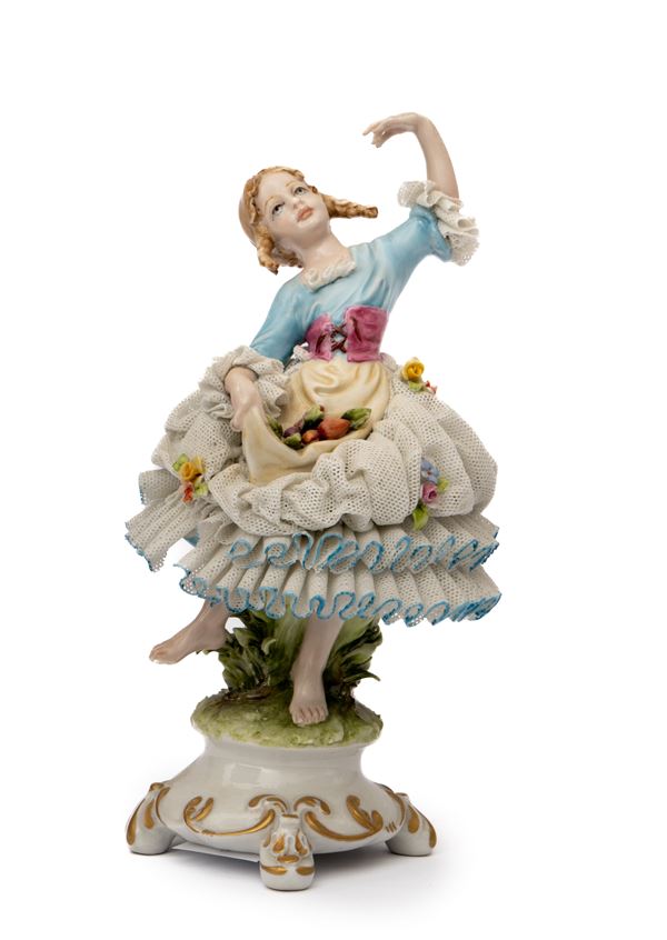 Giuseppe Capp&#232; - Statuina di fanciulla con grembiule e frutti