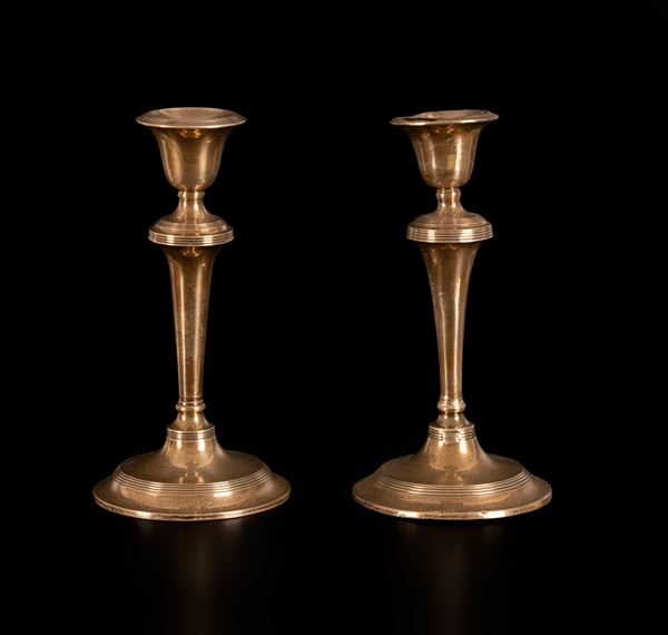 Coppia di candelieri in argento con punzoni W.G.S&Co W G Sothers & Co Birmingham 1912  - Auction Asta a Tempo: Argenti, Accendini e Penne - Gliubich Casa d'Aste