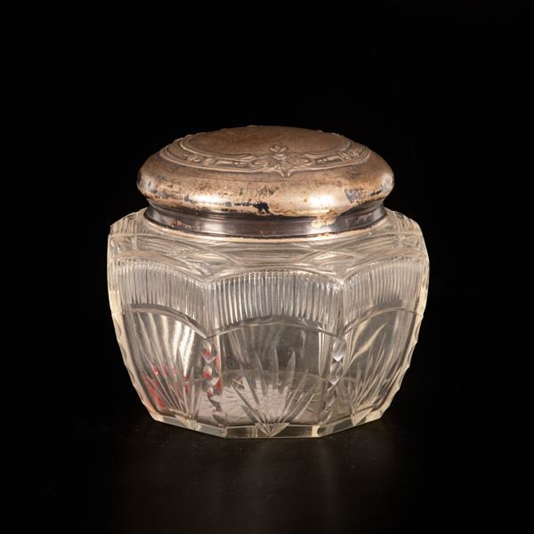 Contenitore in vetro con coperchio in argento 800/000 in stile Art Nouveau  - Asta Asta a Tempo: Argenti, Accendini e Penne - Gliubich Casa d'Aste