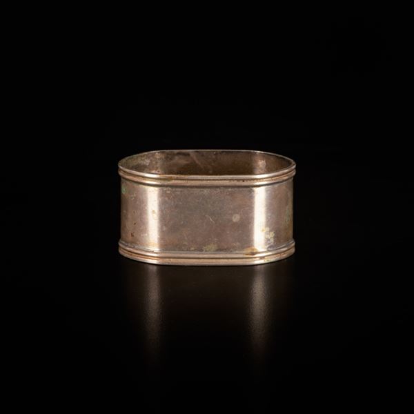 Portatovagliolo in argento 800/000. Punzone 284FI.  - Auction Asta a Tempo: Argenti, Accendini e Penne - Gliubich Casa d'Aste