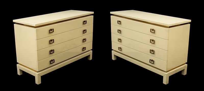 Produzione stilisticamente attribuibile a Maison Jansen, Coppia di cassettoni in legno laccato co...