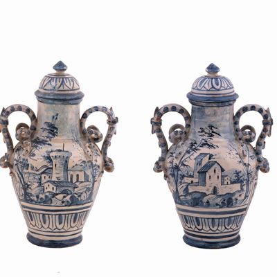 Coppia di Vasi Savona con Coperchio in Ceramica Bianca e Blu