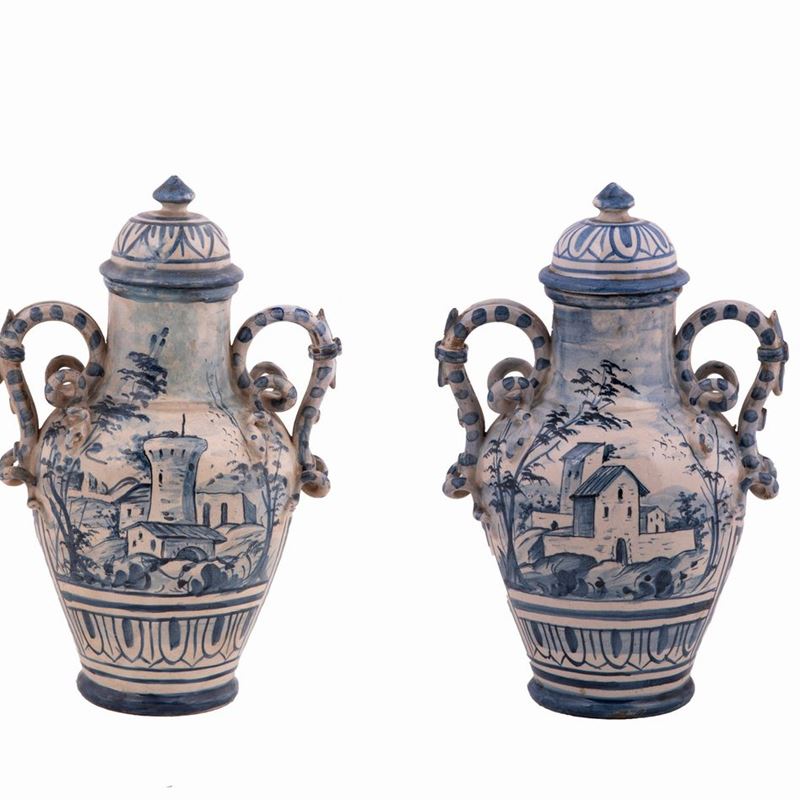 Coppia di Vasi Savona con Coperchio in Ceramica Bianca e Blu