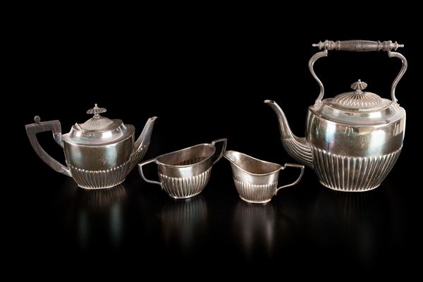 Antico servizio da The e Caffè in Sheffield da 4 pezzi. Post Electro Plate, 1890-94  - Auction Asta a Tempo: Argenti, Accendini e Penne - Gliubich Casa d'Aste