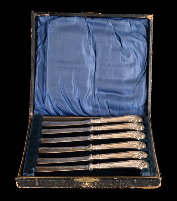 Set di 6 coltelli da colazione in argento inglese con manici a pistola con lame in Sheffield finemente decorate in scatola originale