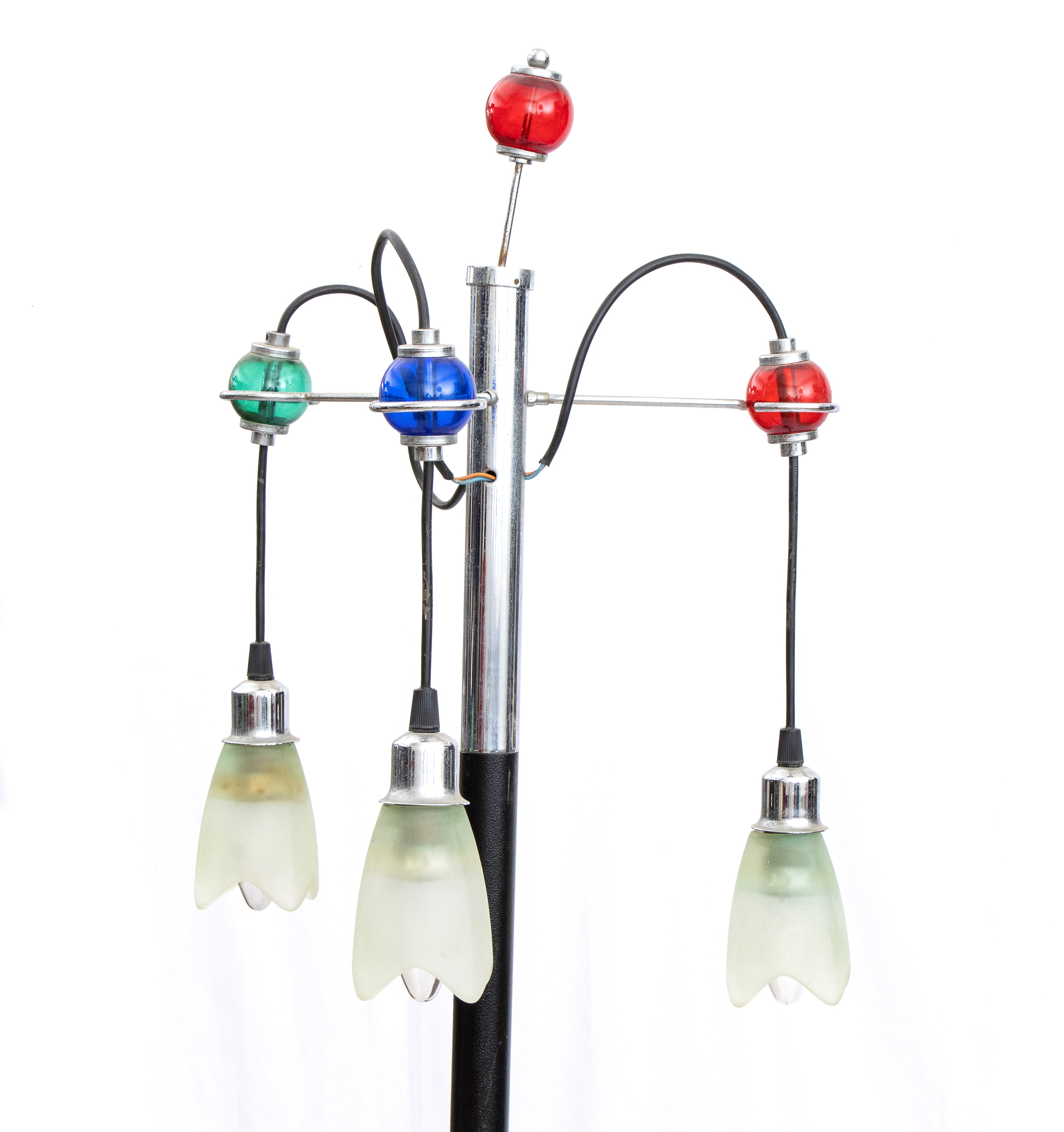 Lampada da terra, metallo laccato a tre luci con inserti sferici in vetro colorato