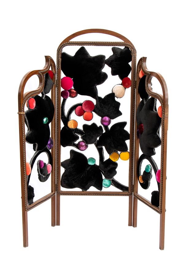 Carla Tolomeo - Secret Love. Screen with wooden frame and plush