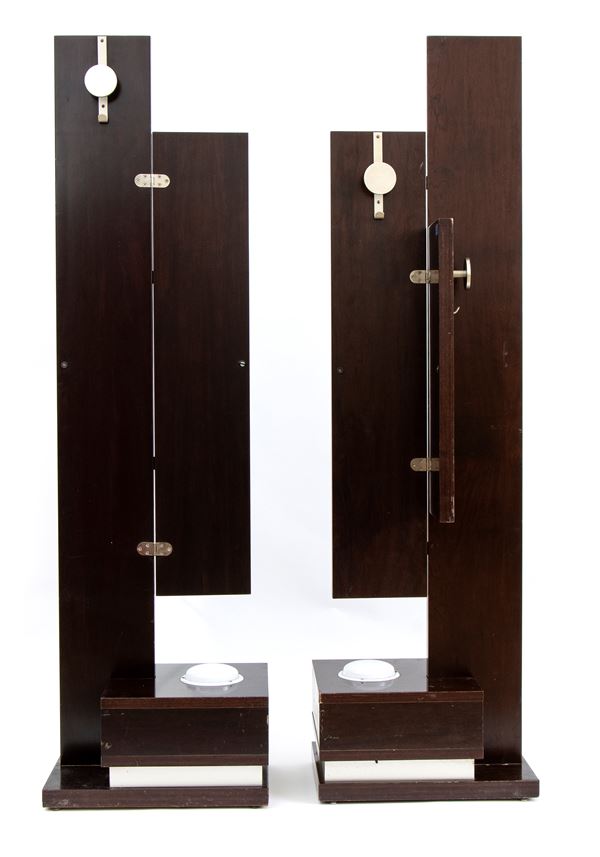 Coat rack in lacquered wooden