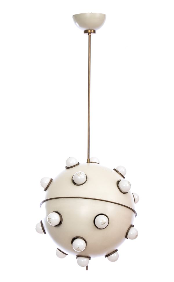 Oscar Torlasco - Pendant lamp mod. 551 in enamelled metal, brass elements. 