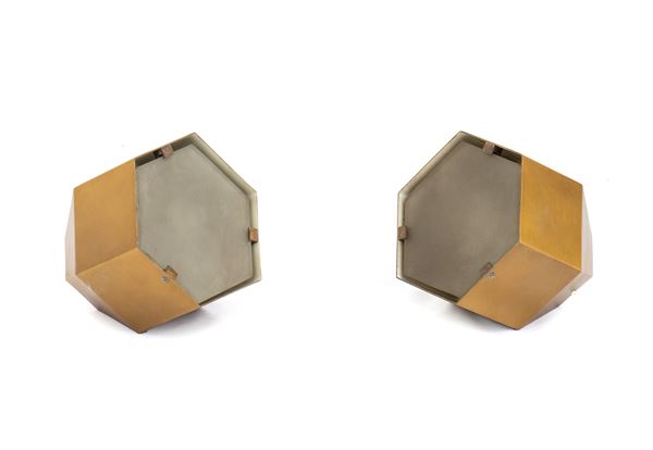 Max Ingrand - Pair of table lamps with hexagonal brass structure and satin glass diffusers. Model 2202