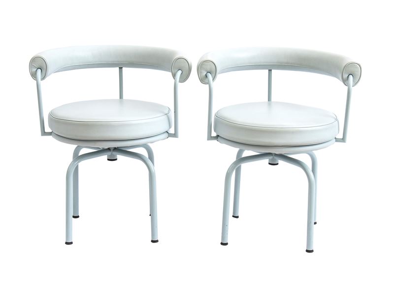 Charles le Corbusier - Coppia di poltroncine girevoli LC7 rivestite in pelle