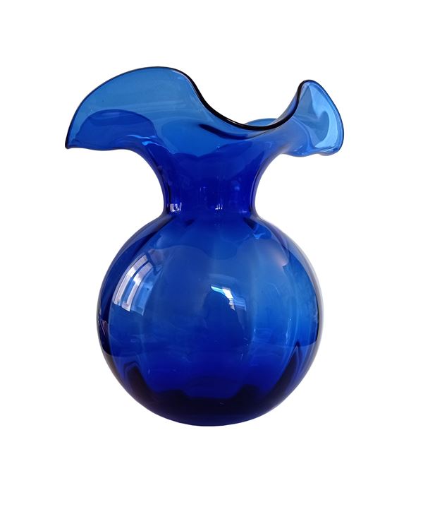Vaso primula in vetro soffiato di Murano lavorato a costolature in blu di Prussia