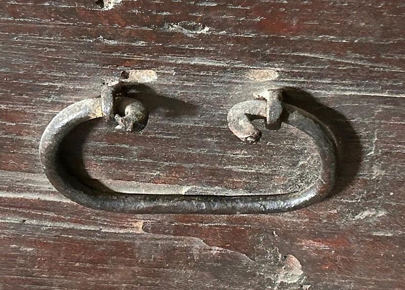 Grande credenza in noce XVI sec