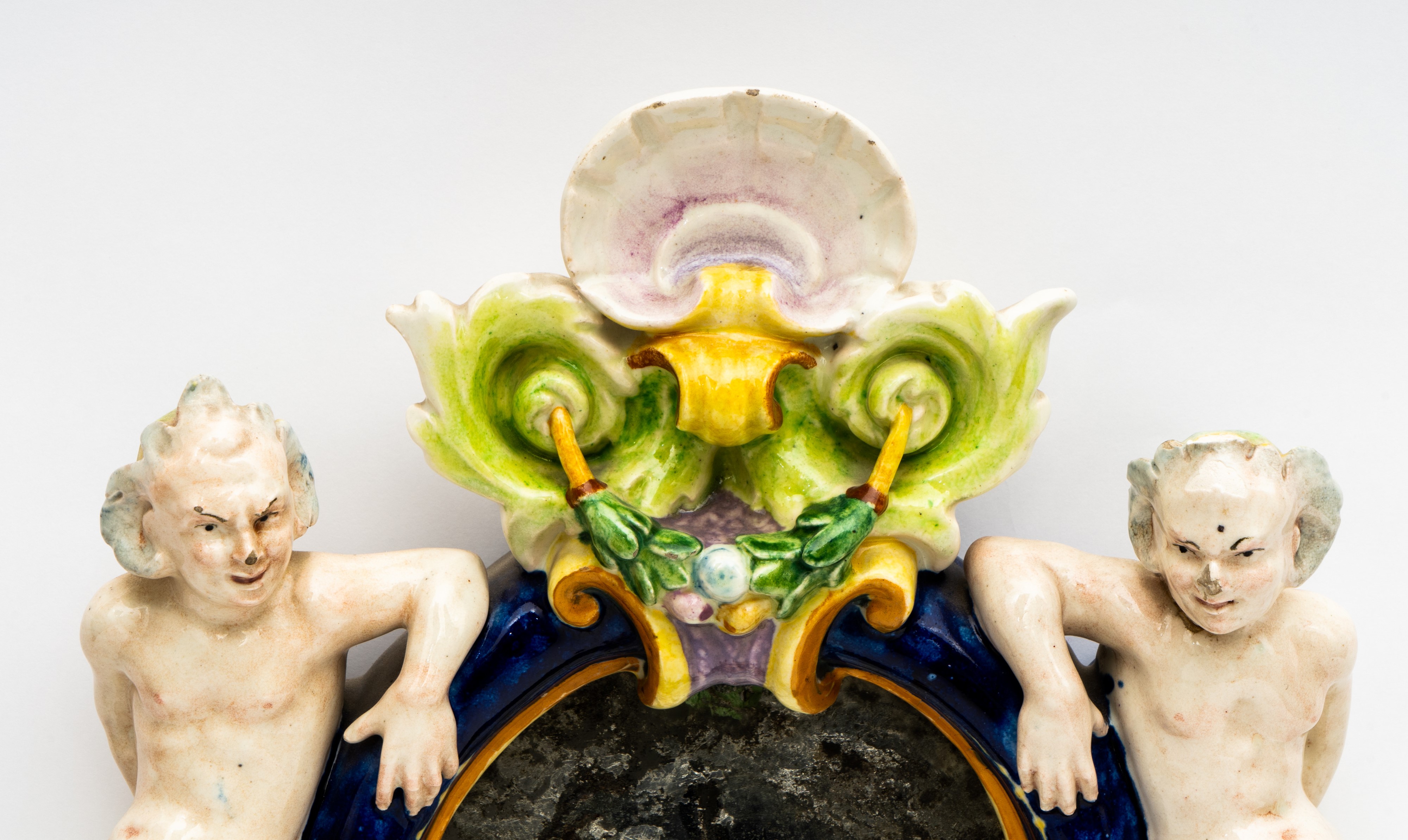 Manifattura Battaglia, Napoli XIX Secolo - Deliziosa Applique Candeliere a Due Fuochi in Maiolica...
