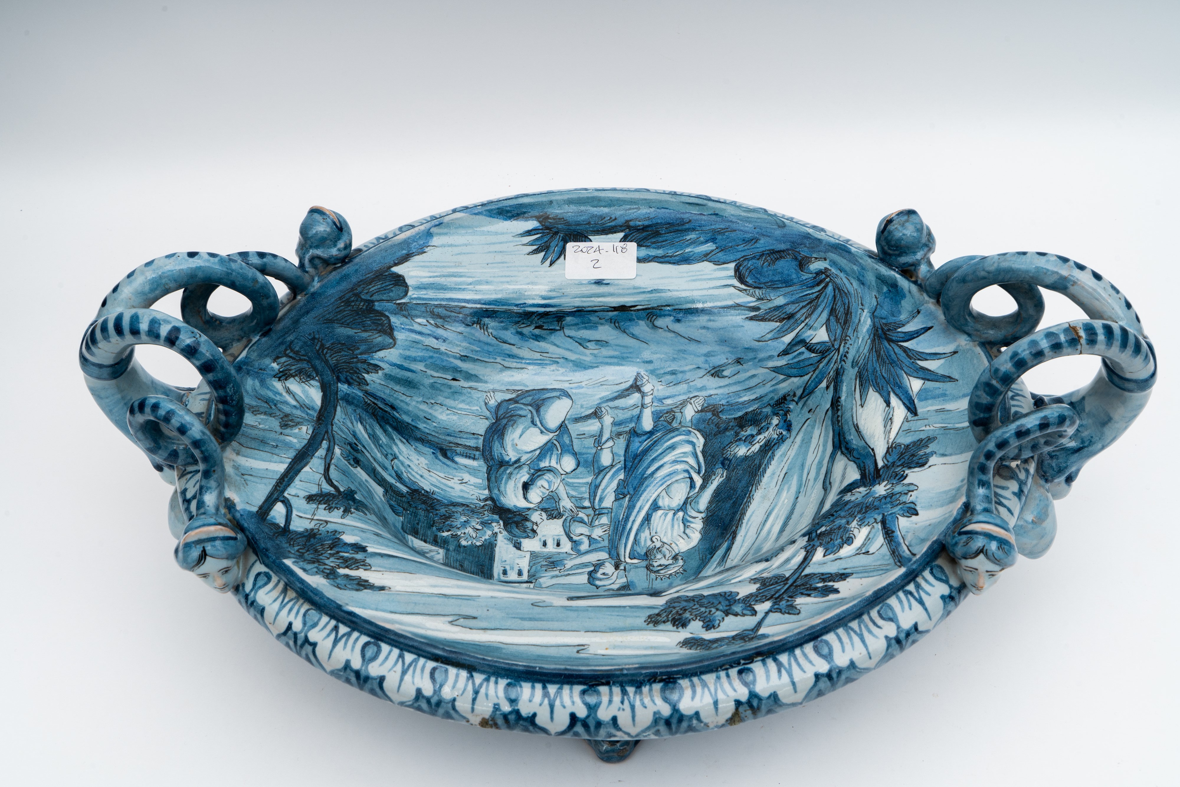 Centrotavola in maiolica .Centro Italia