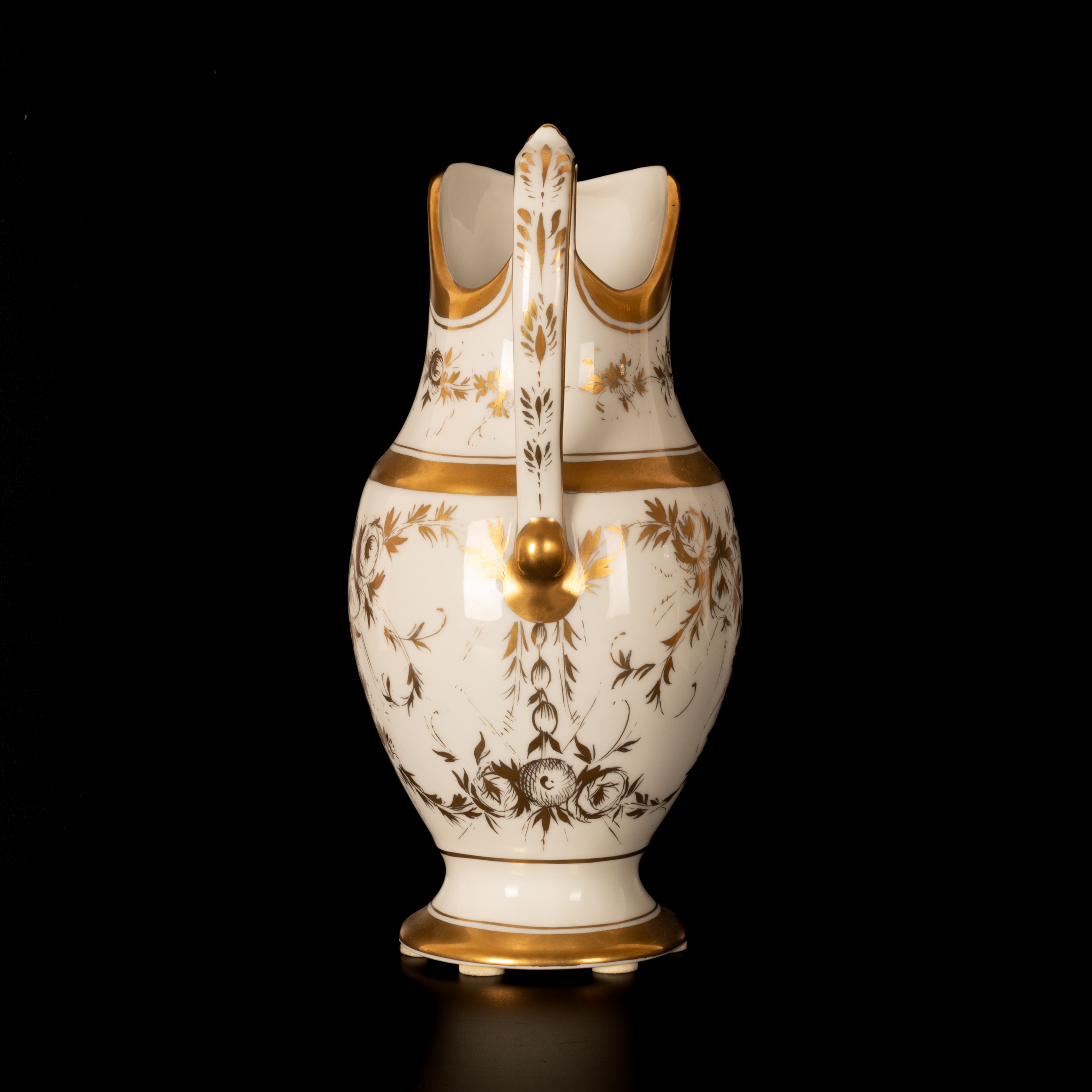 Brocca in porcella "Vecchia Parigi" con decoro in oro