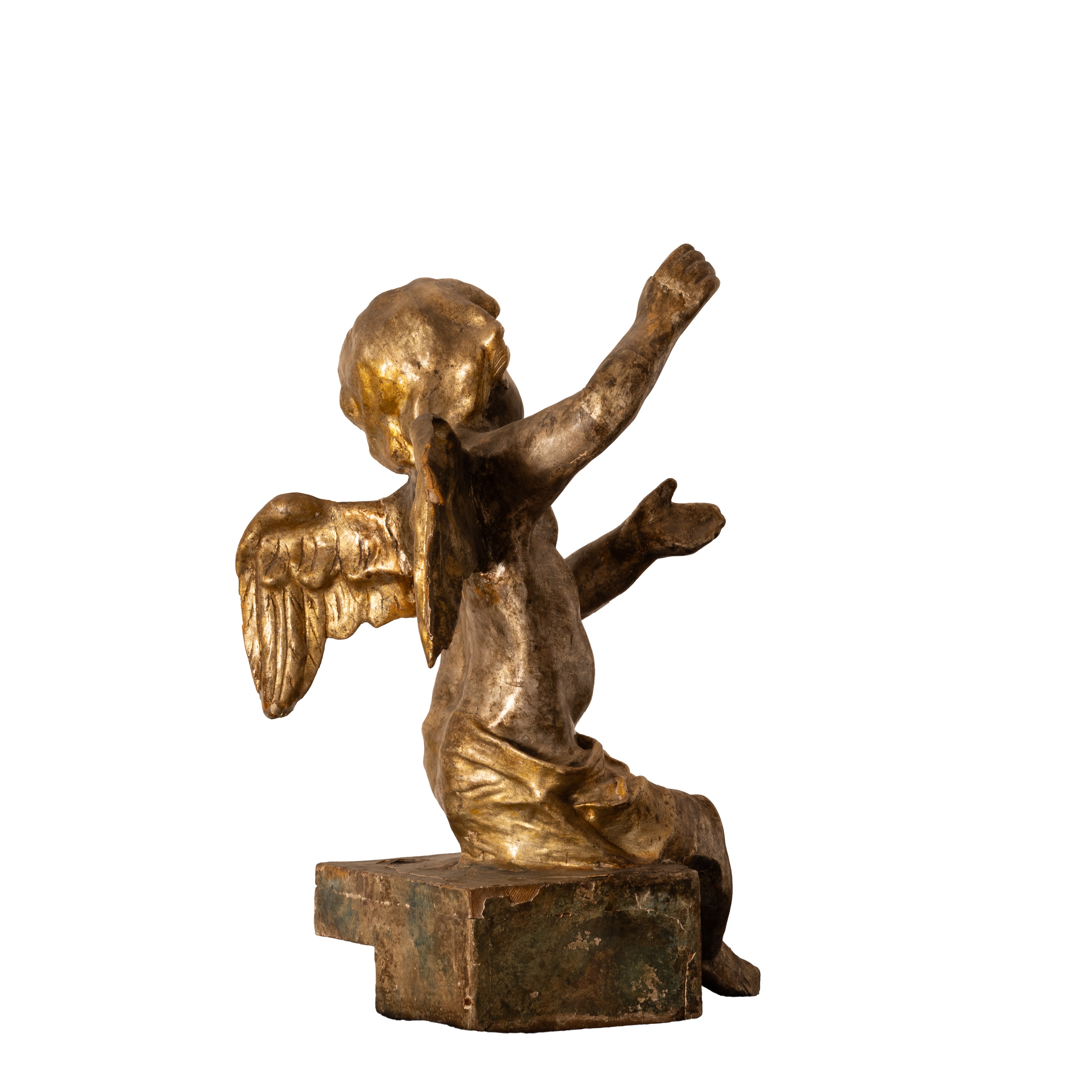 Coppia di putti in cartapesta argentata e dorata